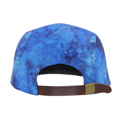 Caps de camp sur mesure à 5 panneaux avec impression de sublimation et logo tissé