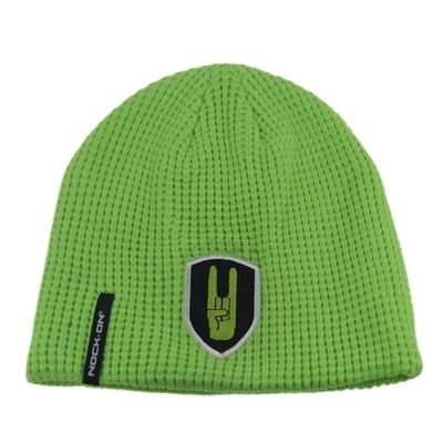 Chapeaux à bonnet en acrylique tricoté Skully Chapeaux à bonnet brodés Logo de patch tissé